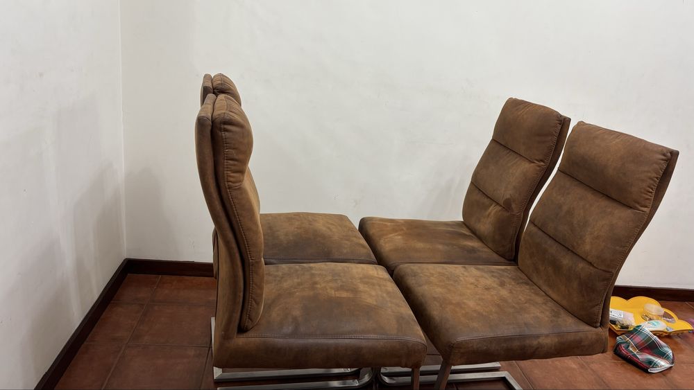 Conjunto mesa jantar com 4 cadeiras