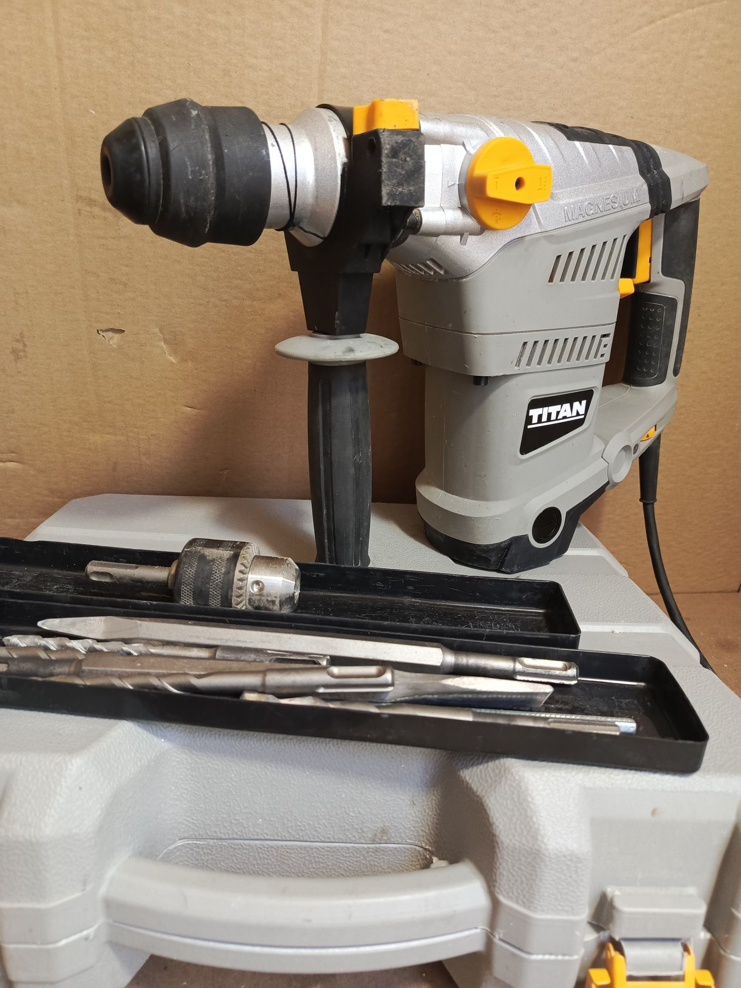 Mlotowiertarka udarowa titan SDS plus mlot udarowy TTB631sds