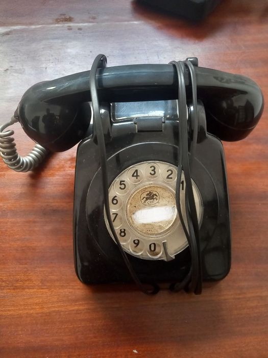 Telefone antigo de coleção Preto. (data - 8 Setembro 1987)