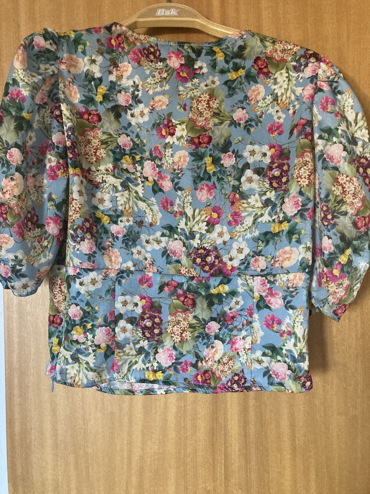 Blusa estampada Nova com etqueta Zara