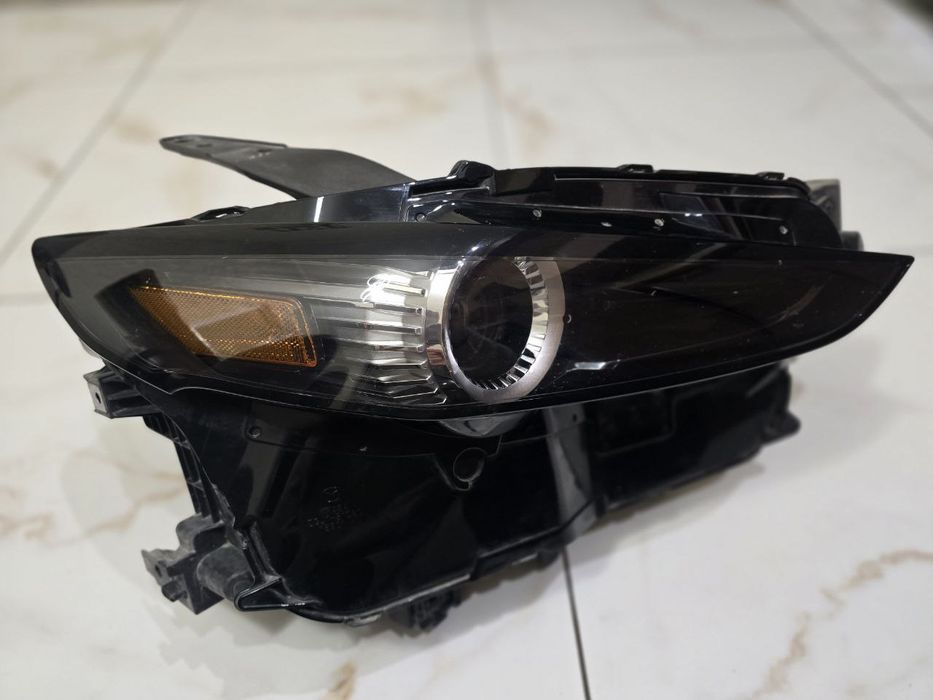 Права фара Mazda cx30 2019-2024