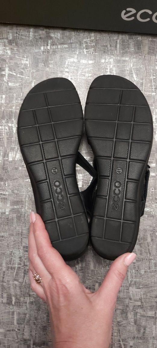 Продам сандали Ecco р.41