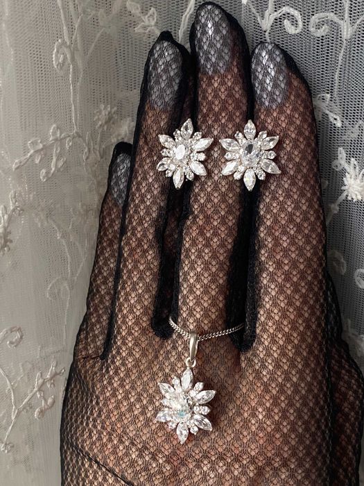 Оригінальні сережки та комплекти з природніми камінцями (колекція)