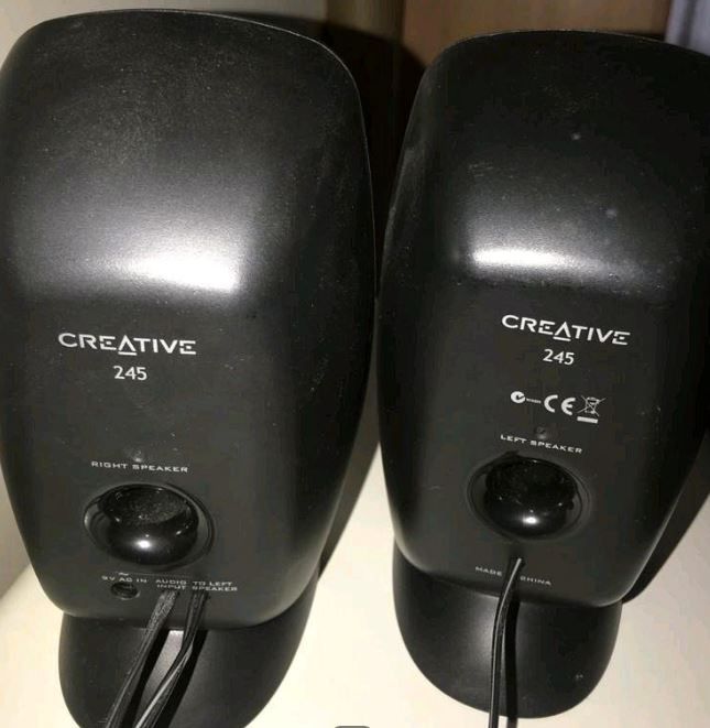 Creative Inspire 245 - 4 Watts 2.0 Speakers - Colunas Som