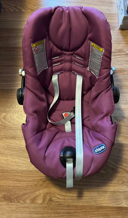 Дитяче автокрісло стан ідеальний від 0-6 місяців)