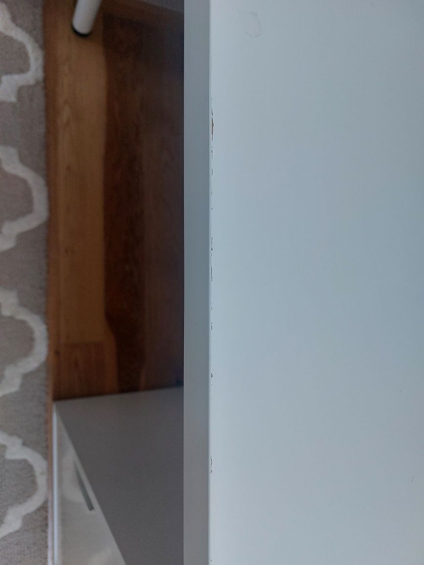 Biurko z szafką i komodą Ikea młodzieżowe biało-czarne duże