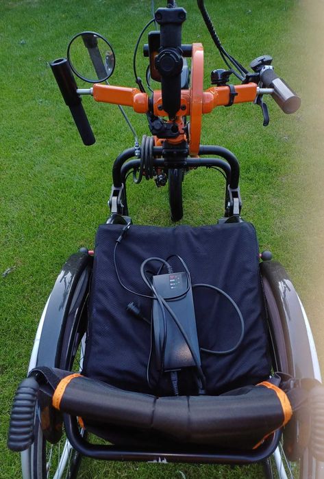 Przystawka QUICKIE Attitude Hybrid Sunrise Medical + wózek QUICKIE