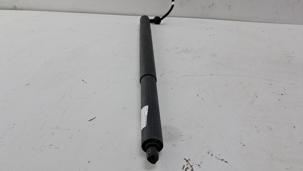 Амортизатор крышки багажника Skoda Octavia 4 2023 5E7827851D