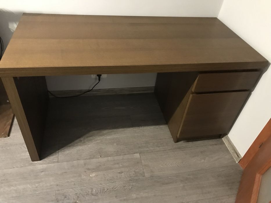 Duże biurko z szufladą