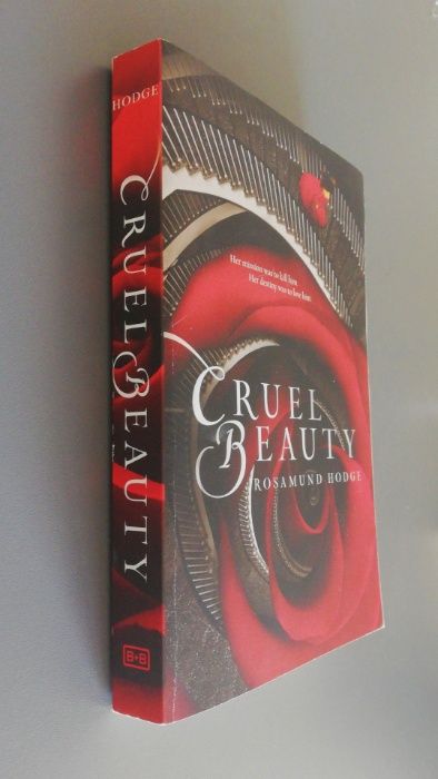 livro em inglês cruel beauty - rosamund hodge