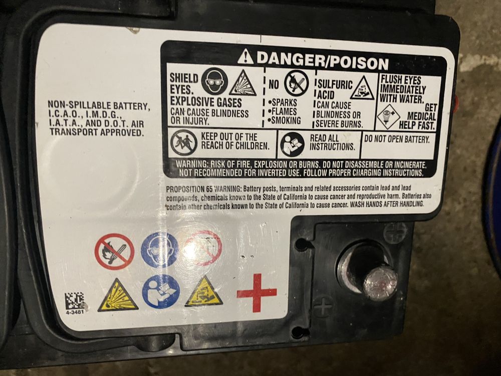 Аккумулятор оригинальный мерседес AGM 95 Ah 850 Aen