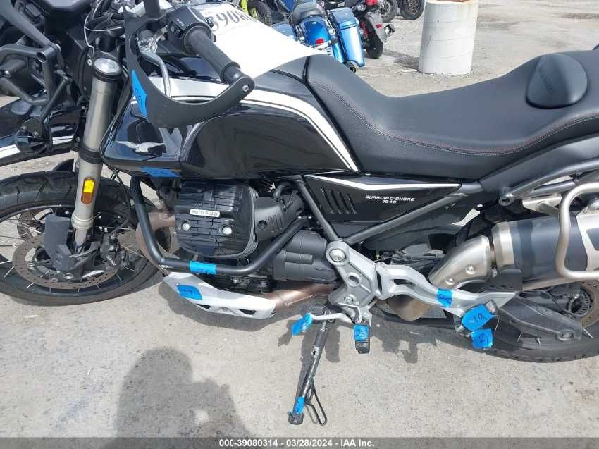 Moto Guzzi V85 TT Guardia D'ONORE 2022