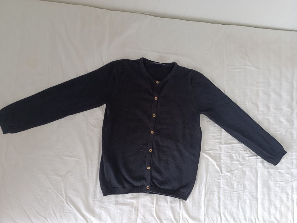 Czarny sweter r. 134