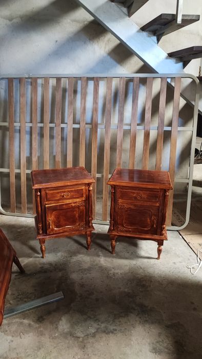 Conjunto cama e duas mesas de cabeceira