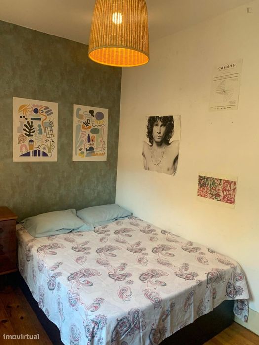 728053 - Quarto com cama de casal em...