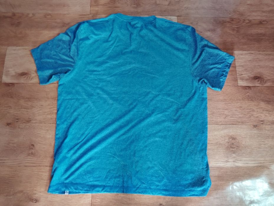 Продам оригінальну футболку Lonsdale