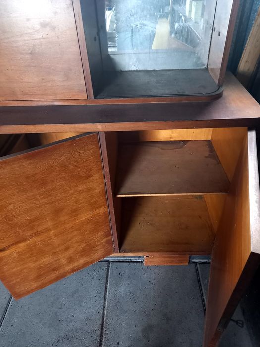 Kredens z czasów PRL do renowacji