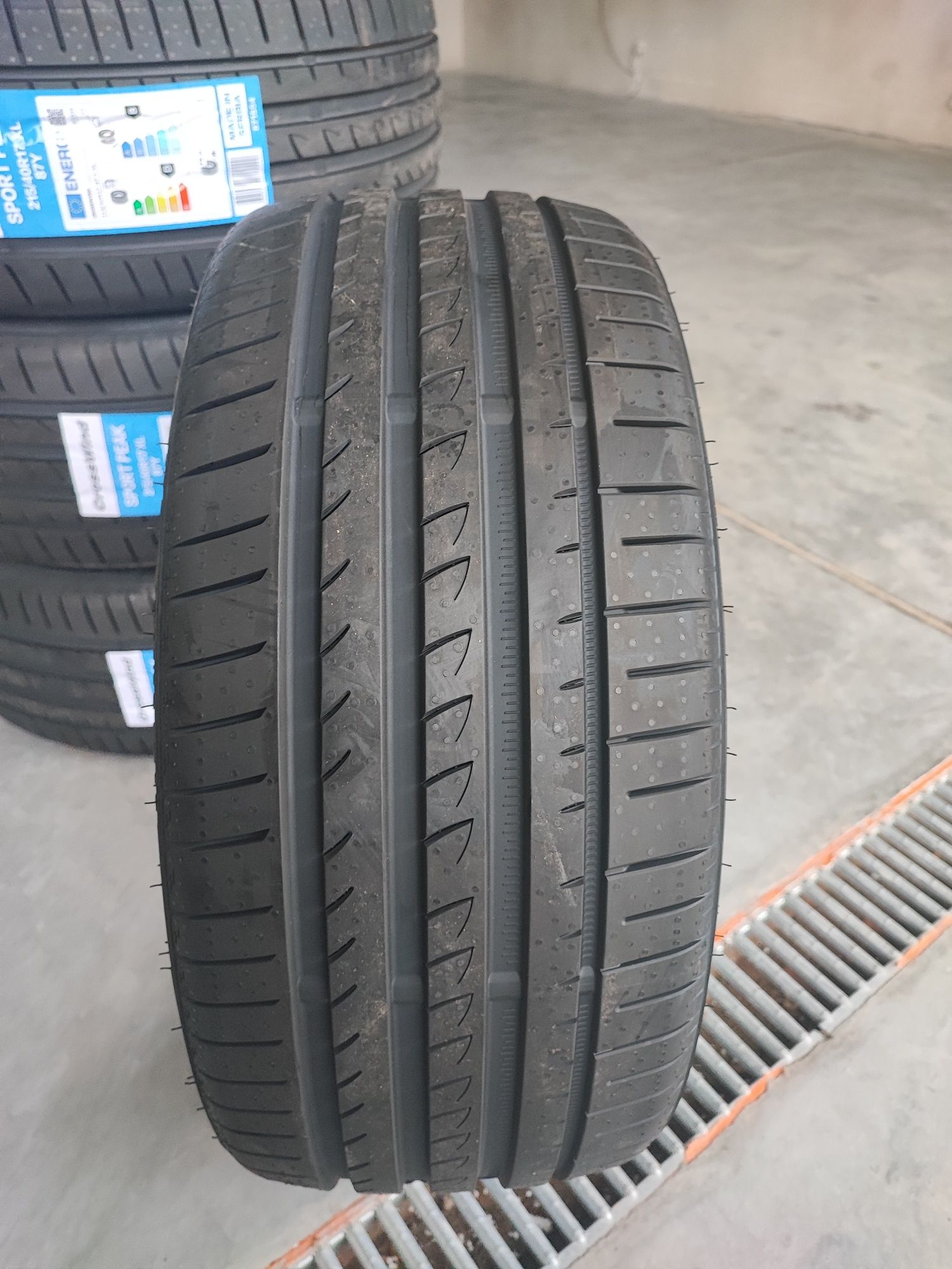 215/40r17 Crosswind Sport Peak z 2025