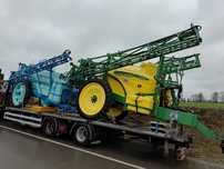 Opryskiwacz john deere  824  21m.