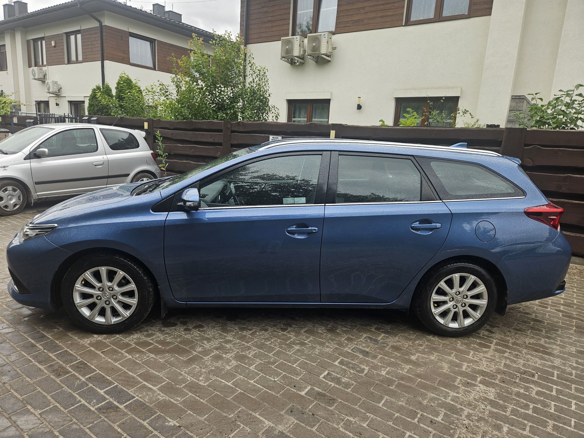Toyota Auris Salon Polska Automat