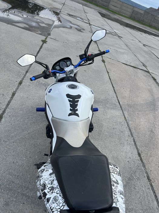 Suzuki GSR 600 2008 рік