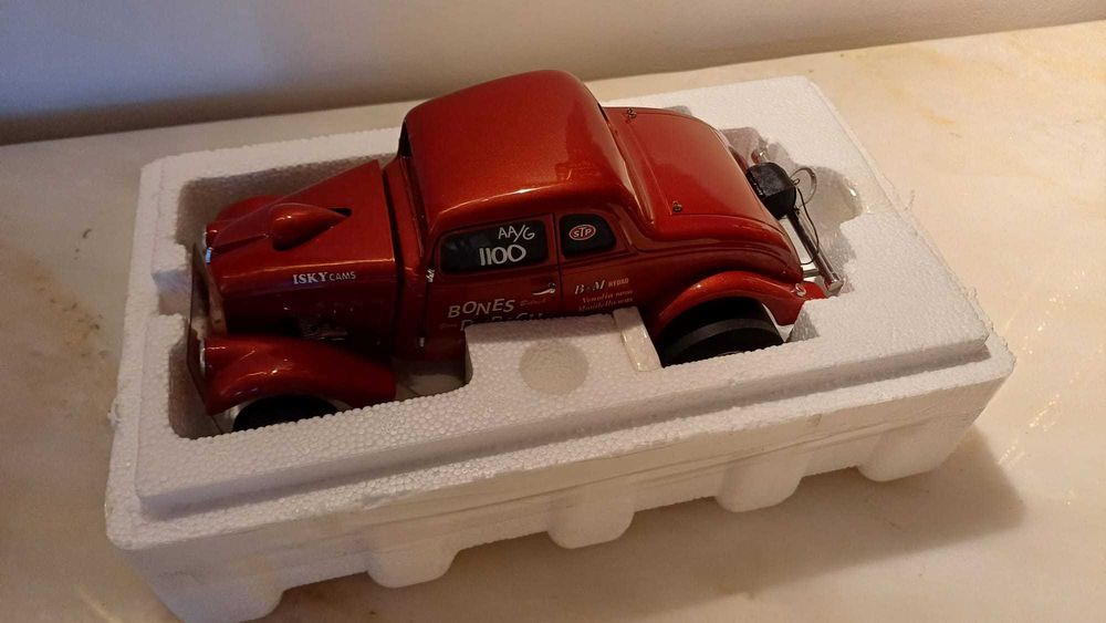 Miniatura 33' Willys Bones, Dubach & Pisano ERTL 100% Precision 1:18