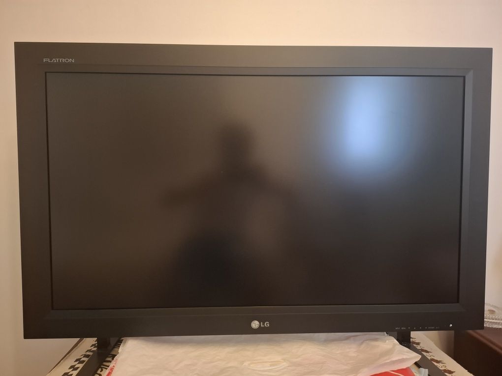 Lg flatron preto 42"