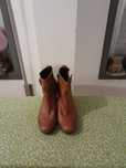 Vendo Botas de Senhora muito bonitas como novas