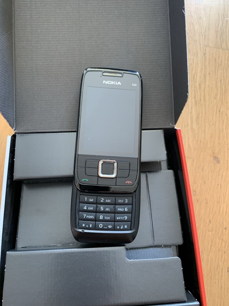 Telefon Nokia E66