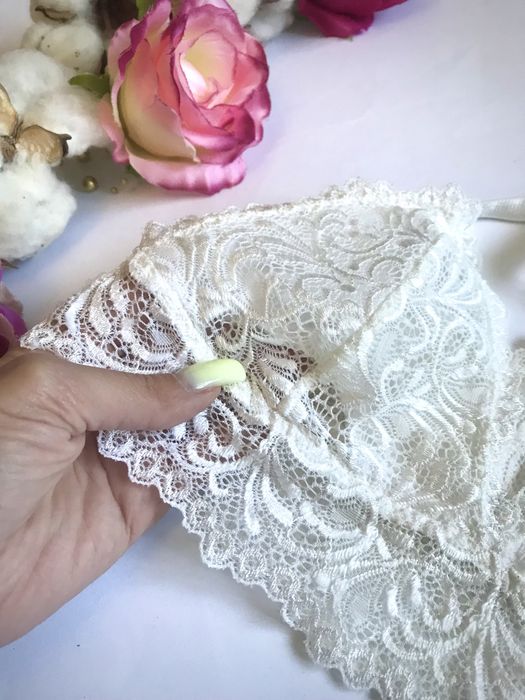 Бретелес/Бра. Біло/ Молочний. Мереживо. XS/S розмір. 75А