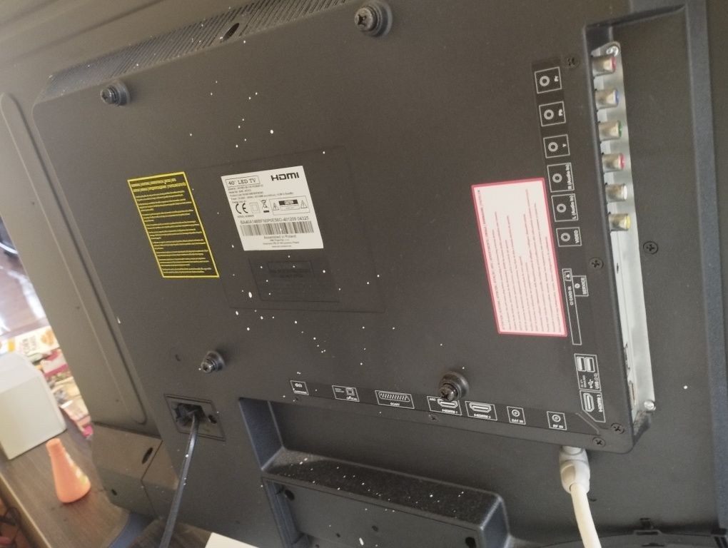 TV de 102 cm marca blaupunkt