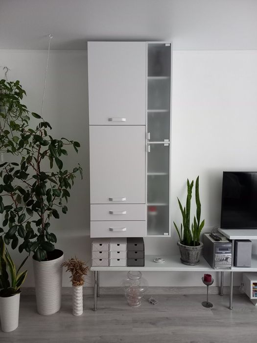 Кухня, шафа, ліжко, тощо