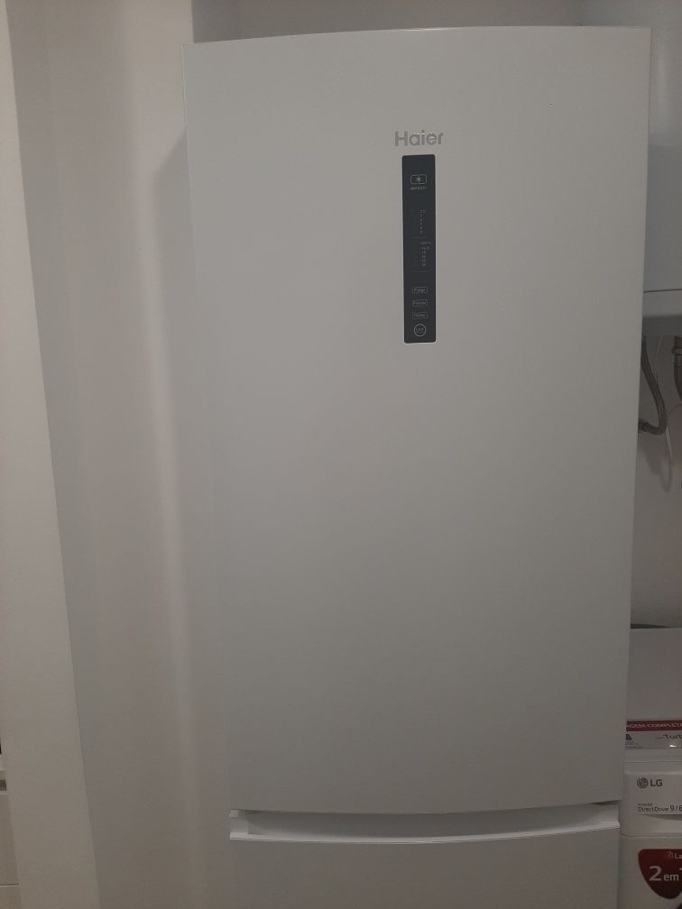 Frigorífico combinado Haier (No frost - 190,5cm - 348 L)
