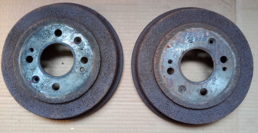 Conj. discos de travões da fr. e de trás oferta de pastilhas