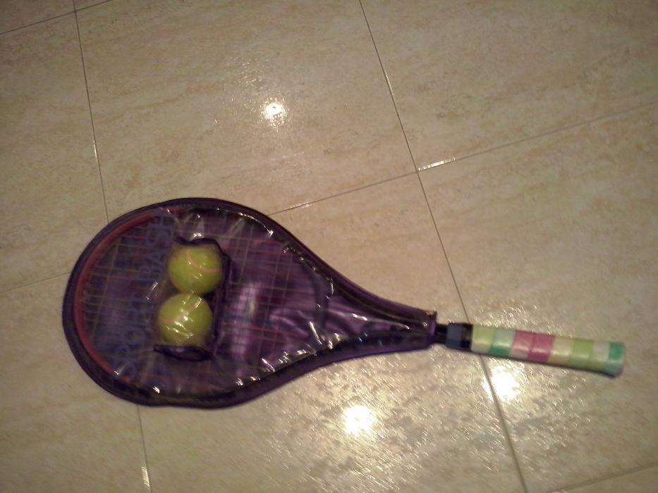 Raquete ténis com duas bolas