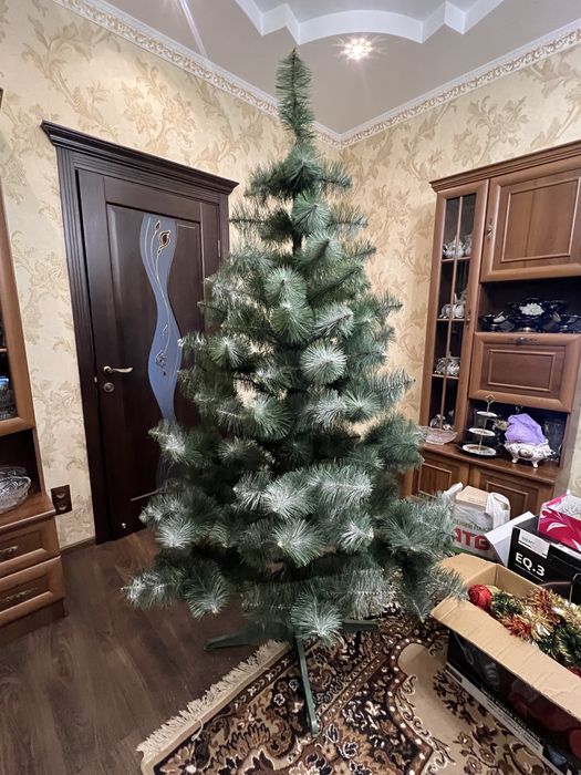 Продам елку в хорошем состоянии