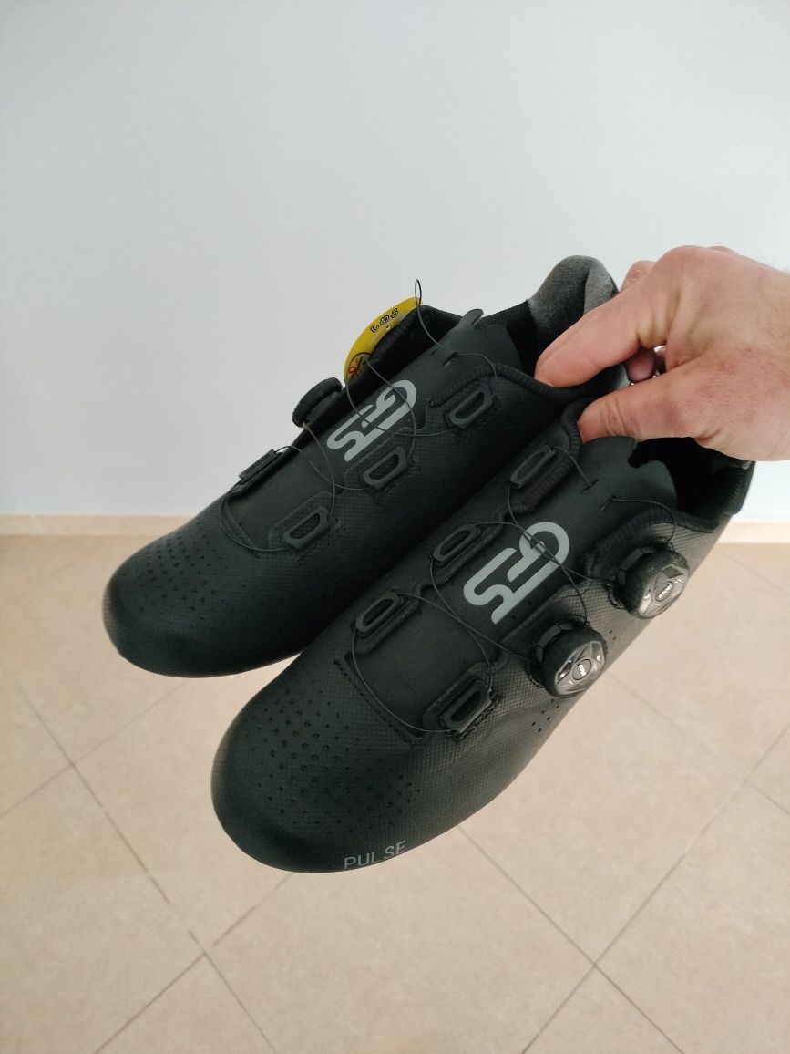 Sapatos de ciclismo