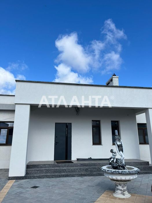 Одноэтажный дом на 20 сотках в пригороде Одессы