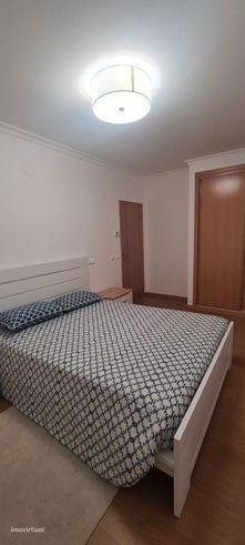 Quarto privado para arrendamento em Porto de Mós
