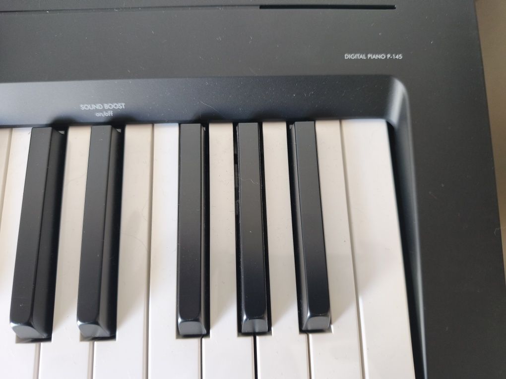 Piano eletrônico Yamaha P-145 - Novo na garantia