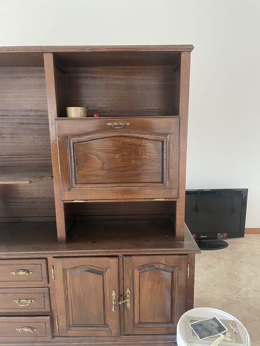Movel de madeira para restauro