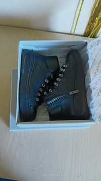 Black shoes Tamaris