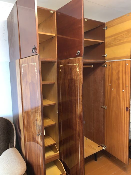 Шафа трьохдверна глянцева