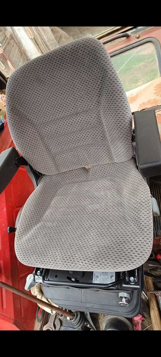 Siedzenie pneumatyczne do ursusów 912