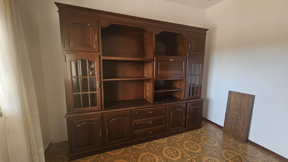 Movel de sala (madeira maciça Nogueira)