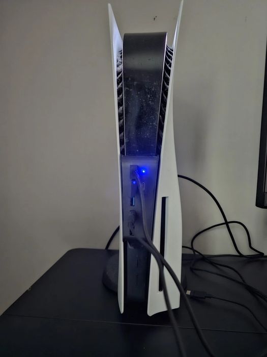 Konsola ps5 z dwoma padami + gry