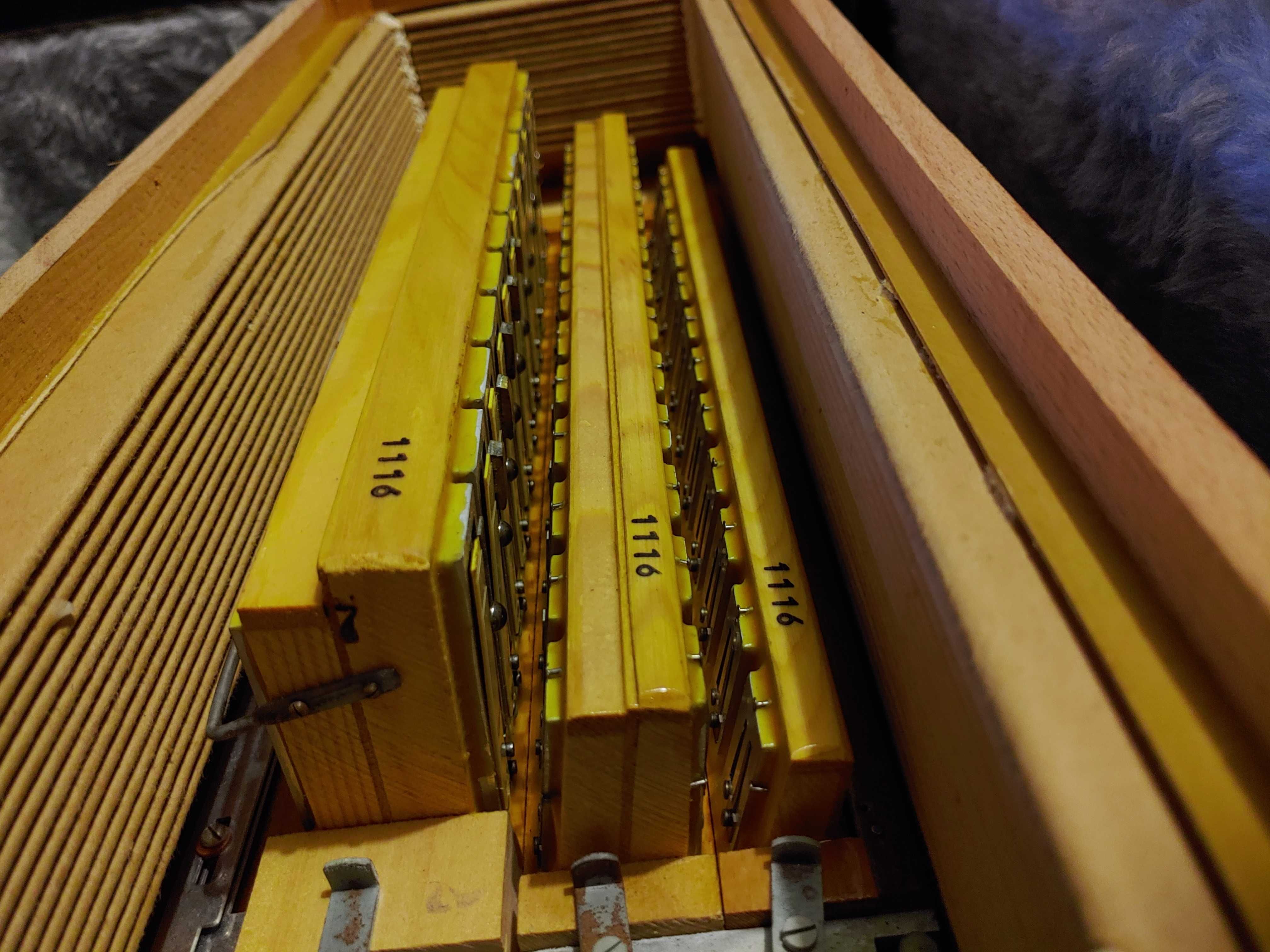 Hohner Riviera IV 4a Quarta voz de botões em bom estado