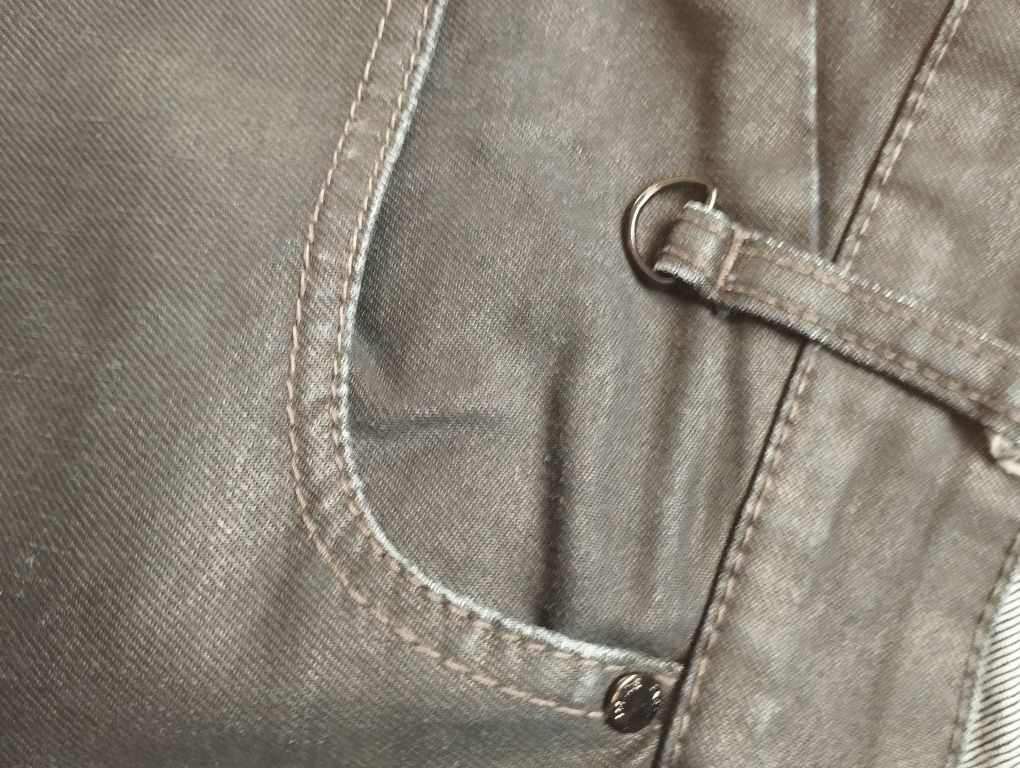 Woskowane jeansy Zara L/XL