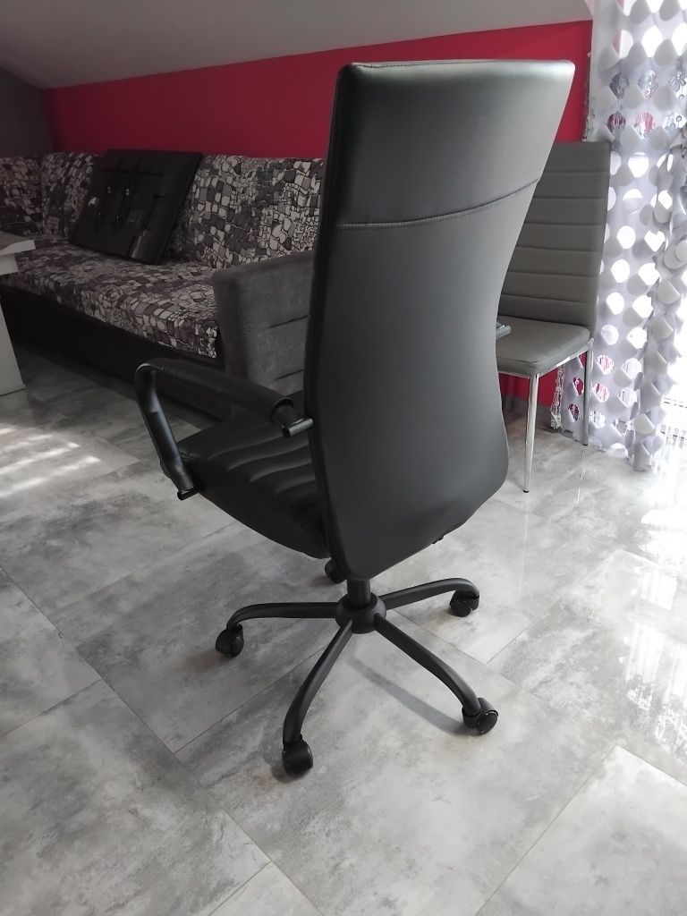 Fotel obrotowy NOWY !!!