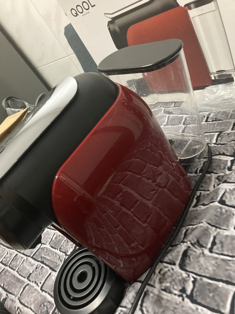 Máquina de café Delta Q Cool (para peças ou reparação)